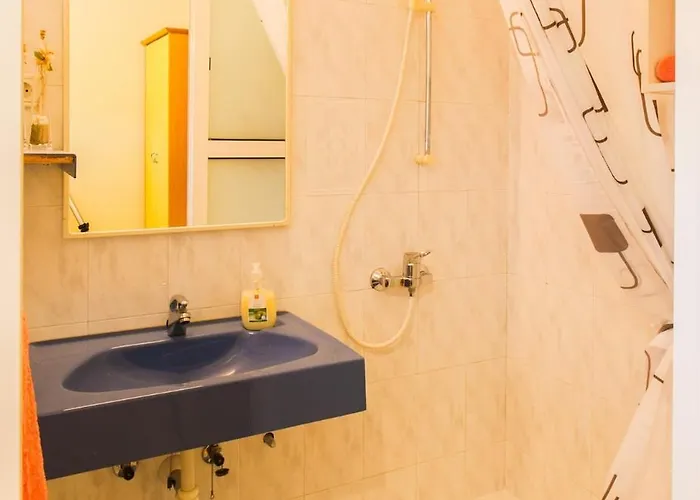 Bony アパート ザダル